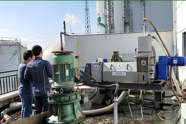 餐廚垃圾沼液過濾現場